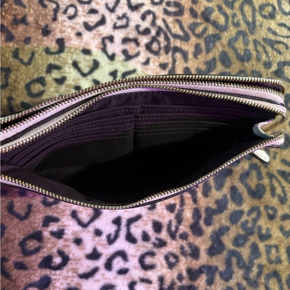 Authentic cream colored coach wallet/wristlet - Picture 6 of 10